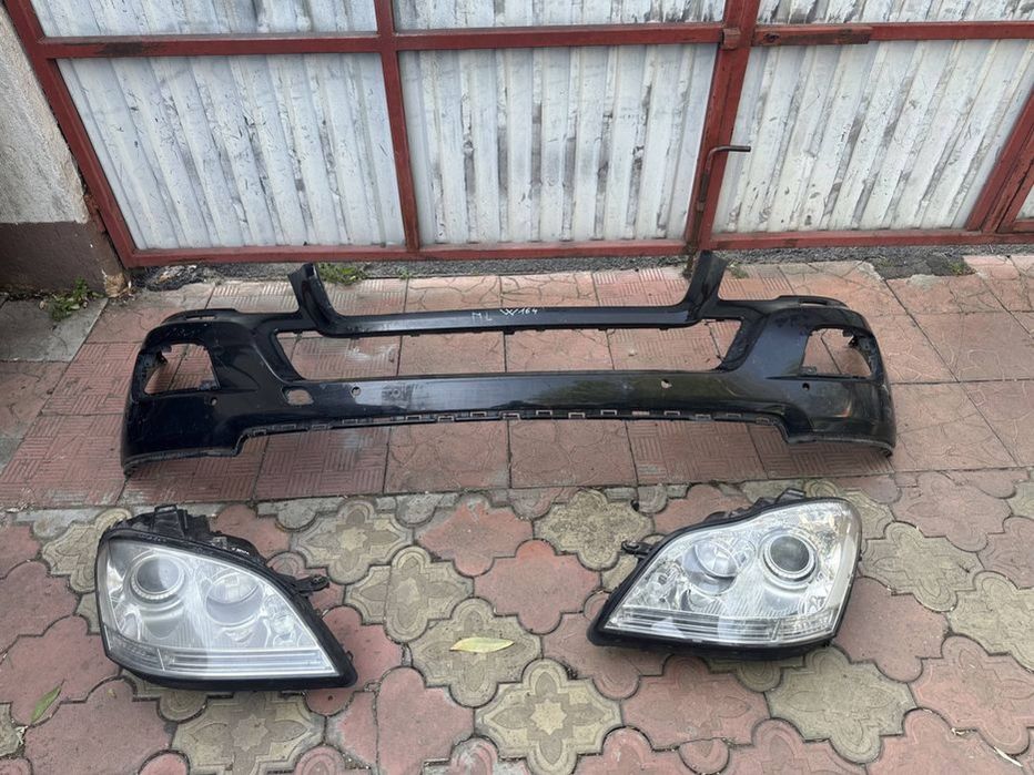 Far stanga / dreapta MERCEDES ML W164 2007/2008/2009/2010/2011/2012