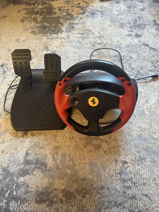 Волан Thrustmaster Ferrari Racing Wheel Red Legend за PC и PS3
