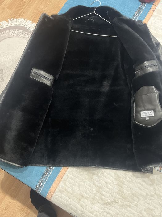 Продам кожанку почти новоя