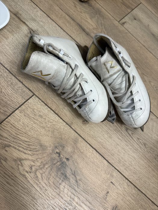 Продам коньки доя фигурного катания