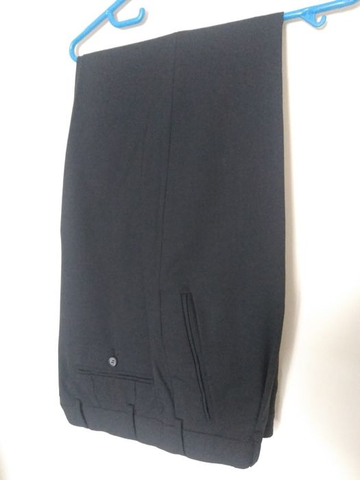 Pantaloni barbati, foarte moderni modele si marimi diferite.