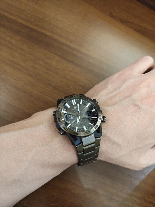 Casio edifice ECB-2000DC .