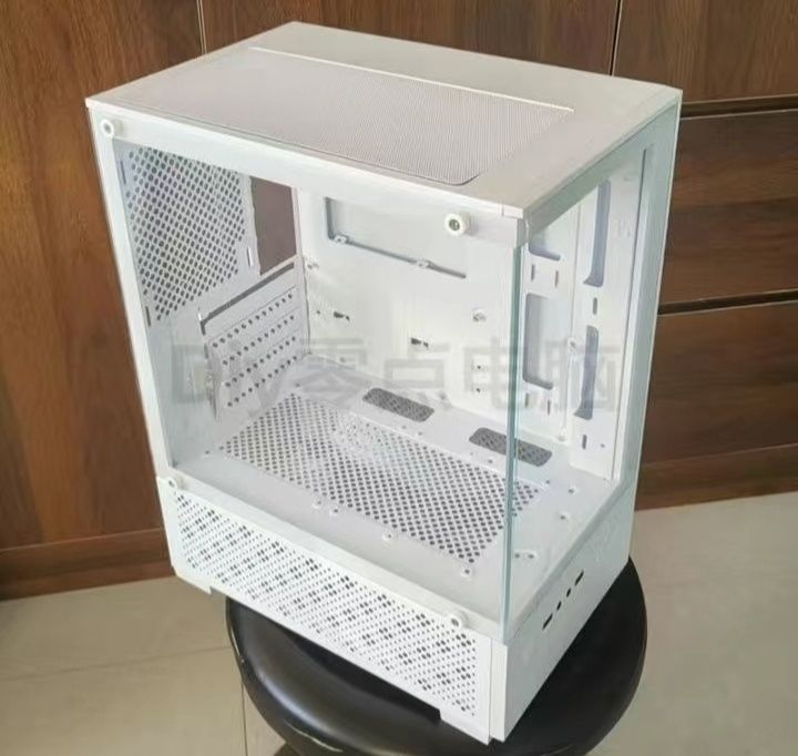 Компактный игровой корпус T8