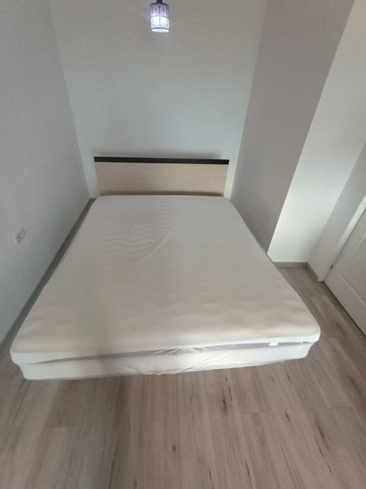 Vând pat matrimonial Lem's și saltea 160x200
