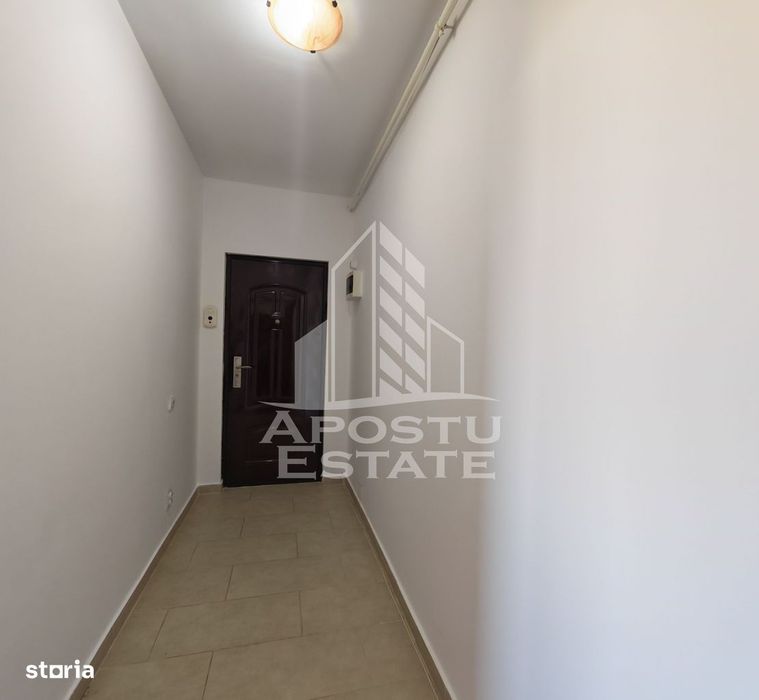 Apartament cu 3 camere, de vanzare, centrala proprie, zona Lipovei