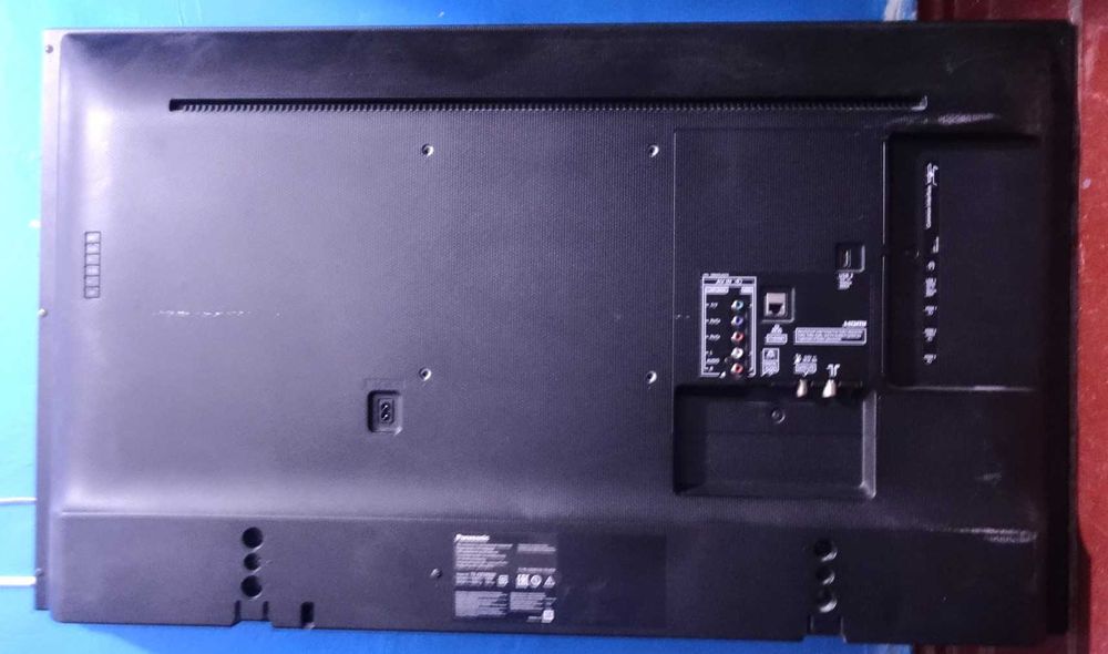 Panasonic TX-49FXR600 Smart tv 4K битая матрица
