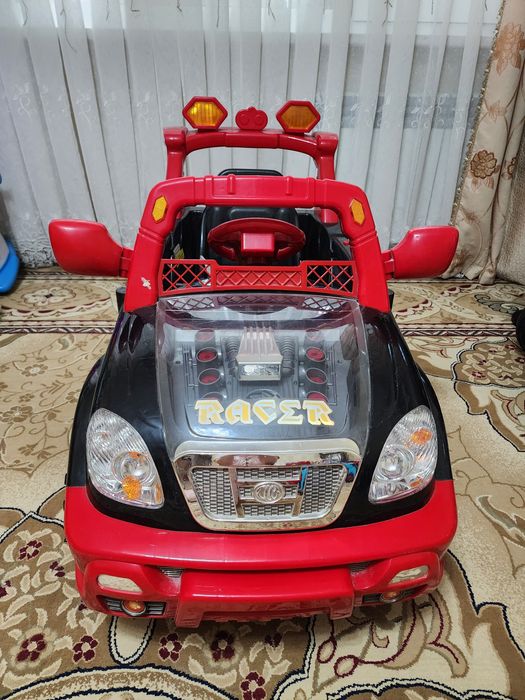 Большая крепкая детская машина