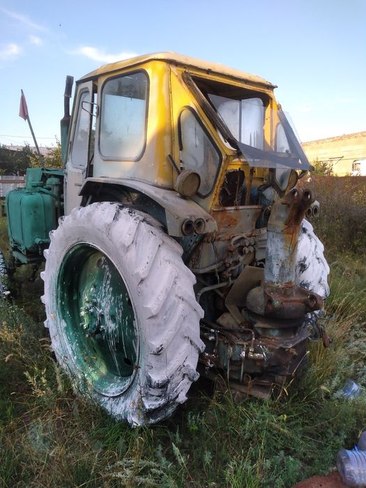 Продам трактор юмз