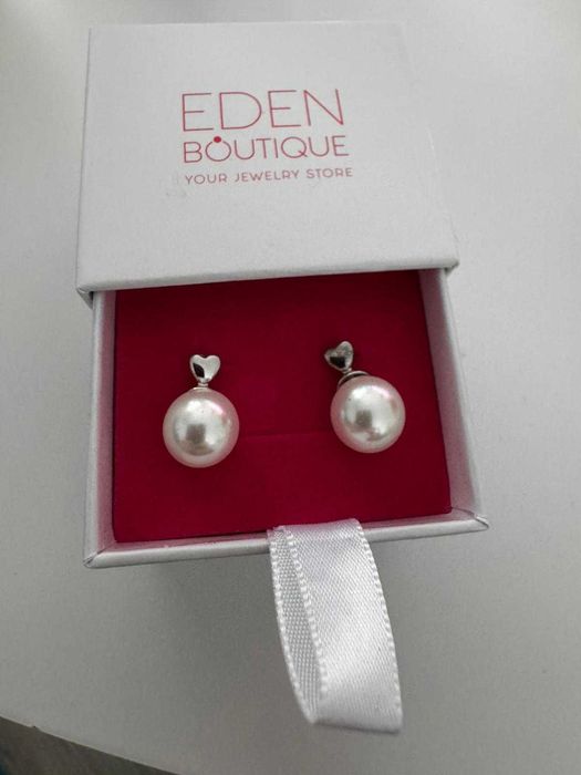 Cercei Eden Boutique cu perle și detalii inimă - Noi