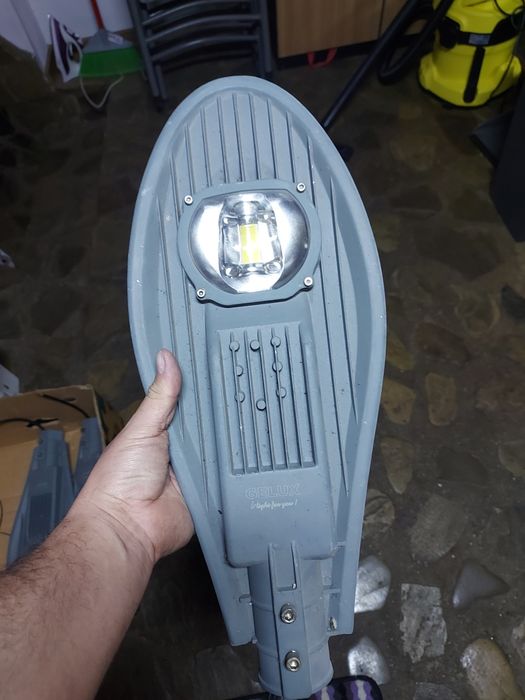 Lampi stradale cu brat