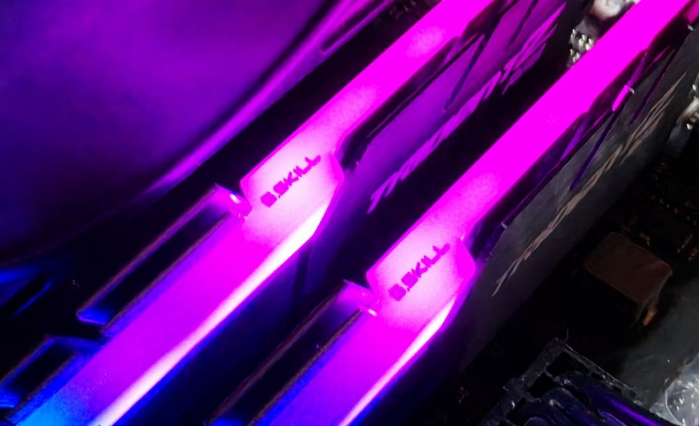 16GB RAM DDR4 3200MHz CL14 Trident Z RGB