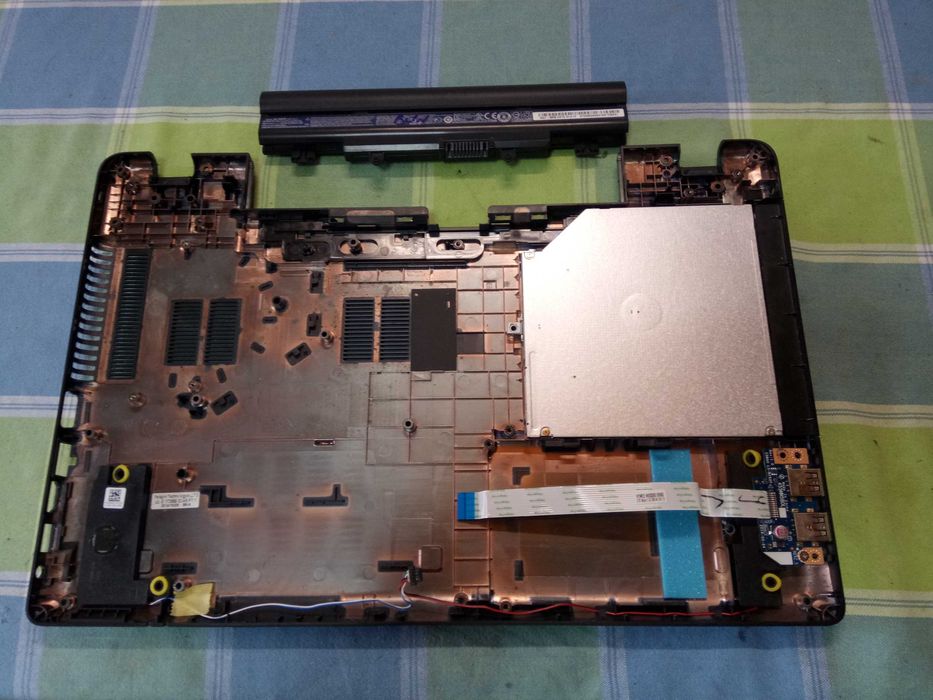 Elemente Acer E5-511 V3-572 V3-532 E5-551 E5-571 E5-572 E5-531 / 521