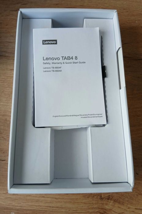 Таблет LENOVO Tab4 8