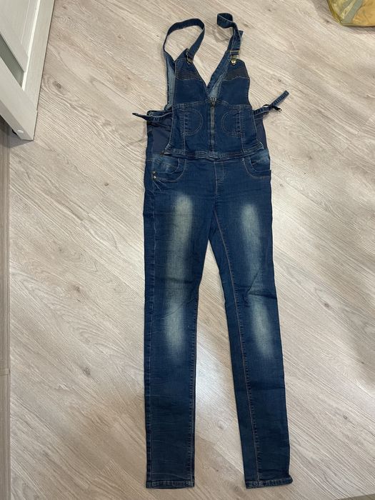 Продам джинсовый комбинезон для беременных