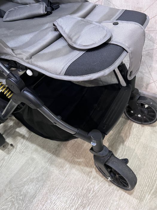 Продам коляску в отличном состояние