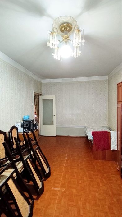 Qoraqamich Tansiqboev 4 2/5/5 balkon 2/6 srochno sotiladi