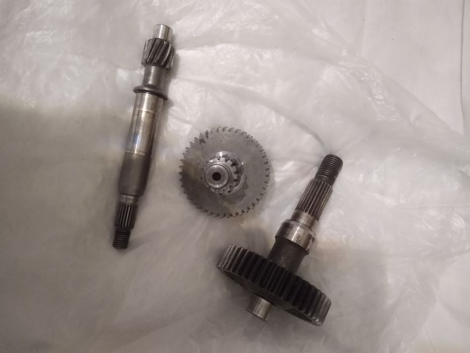 Продается редуктор на скутер HONDA  af27 в целом састояние.