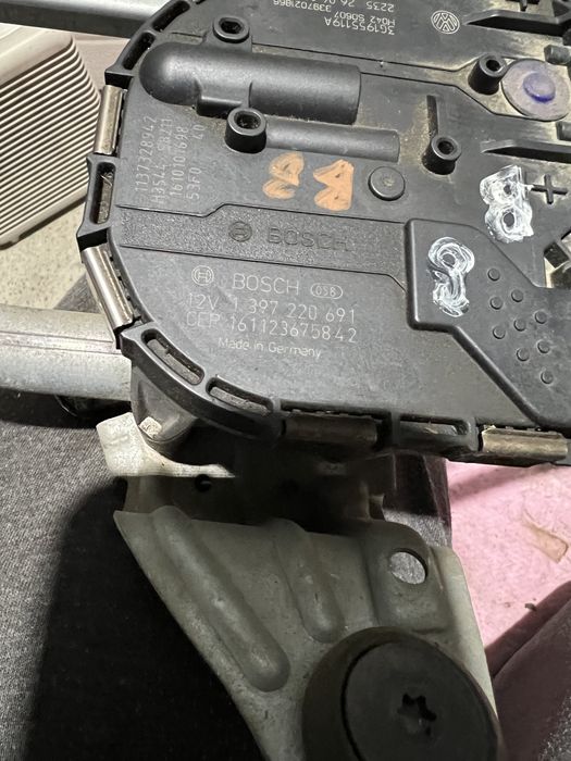 Ansamblu motoras stergatoare vw passat b8 masina de europa