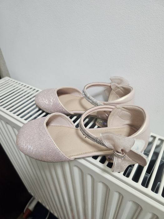 Pantofi Fetite mărimea 31.