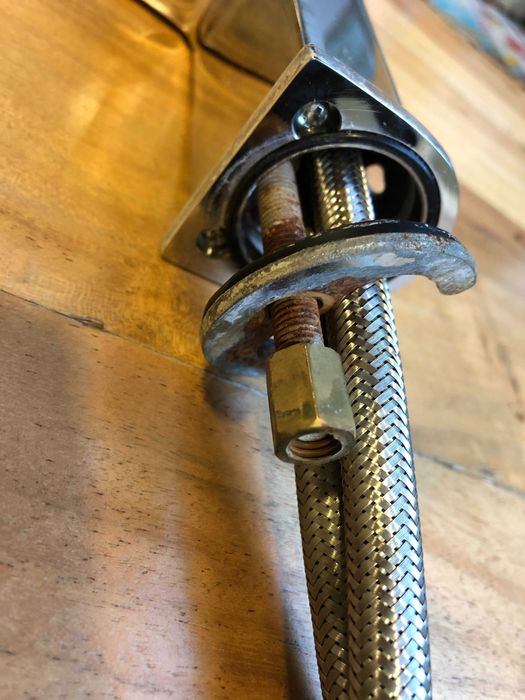 Смесителен кран за мивка Cersanit