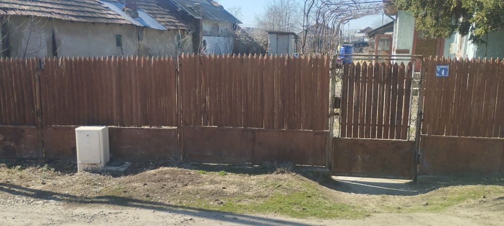 Casă de vânzare locuibilă 860m ,se află în satul Vadu -Parului
