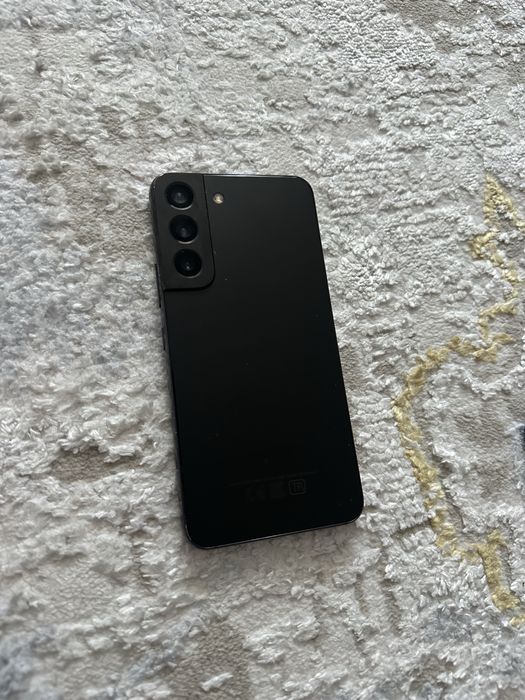 Продам Samsung S22