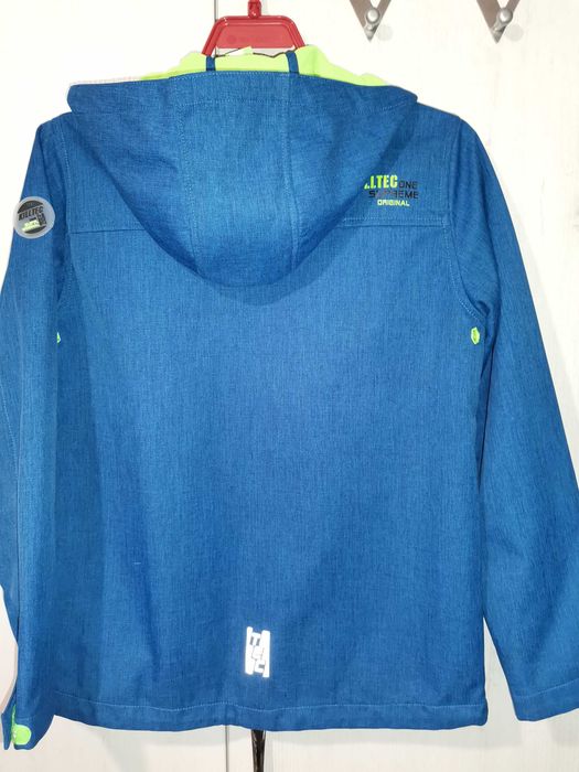 Яке Killtec, водо и ветро устойчива, дишаща материя