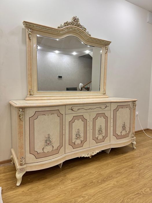 Сервант с комодом