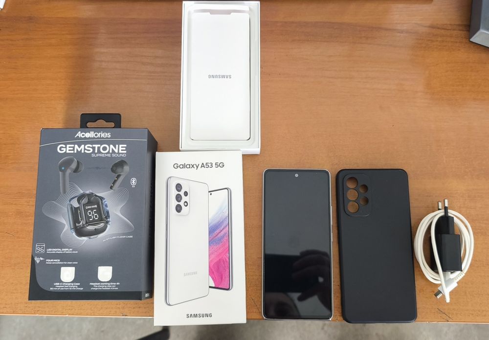 Продавам Samsung Galaxy A53 5G с 128 GB вградена памет.
