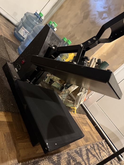 Преса с термотрансфер (тениски нагревател)