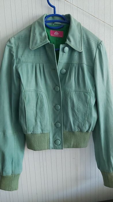 НАМАЛЕНО-Яке Fornarina- ест.кожа, цвят мента