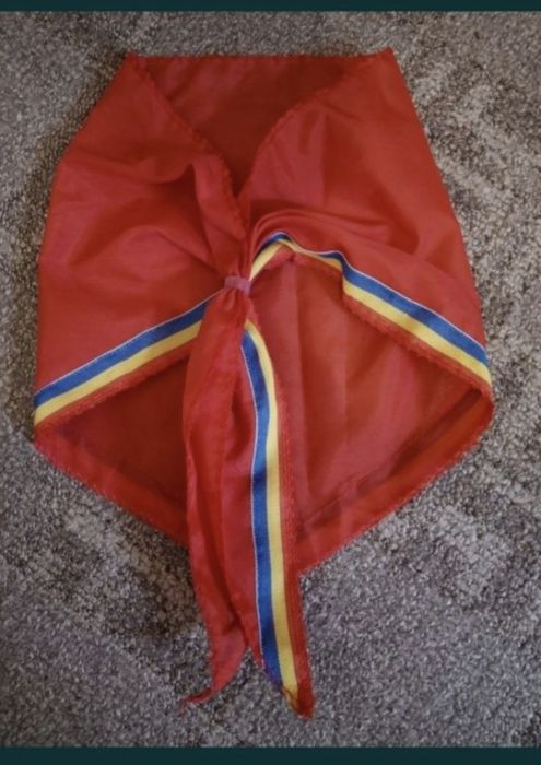 Vand cravata pionier