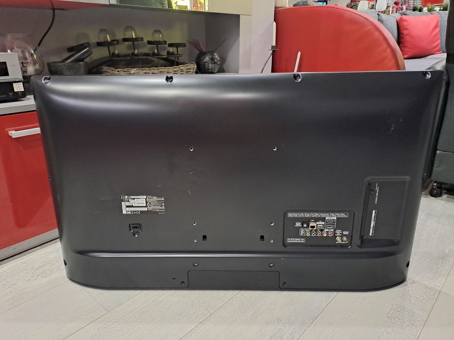 Телевизор LG 43UJ670V