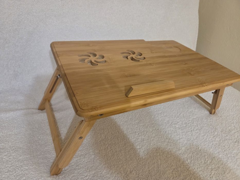 Поставка за  лаптоп