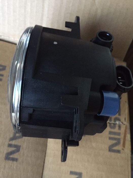 Новая противотуманка 1 шт Ниссан Террано