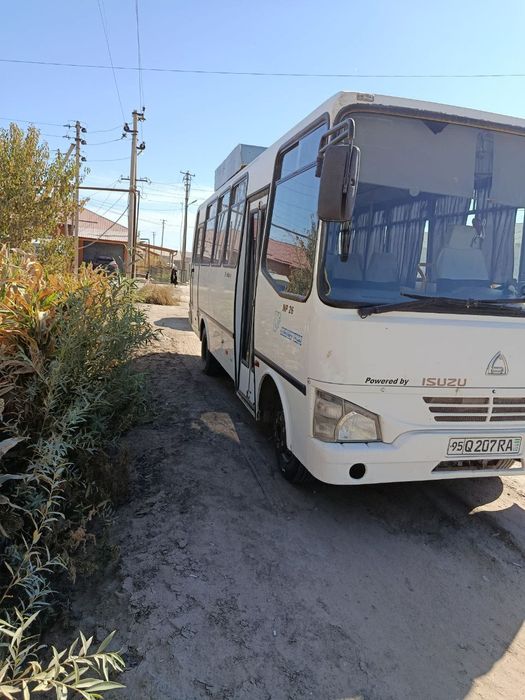 Isuzu satiladi reni aq jagdayi jaqsi