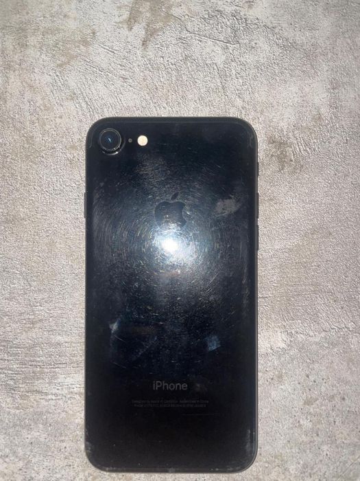 Айфон 7 в хорошом состоянии