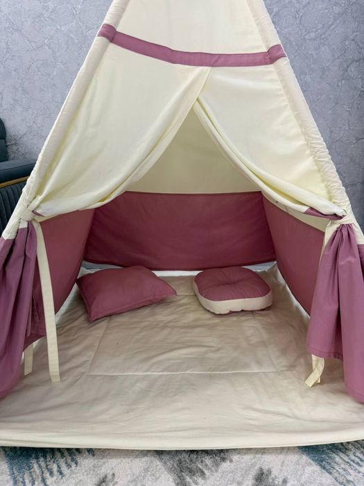 палатка-вигвам коврик и подушки