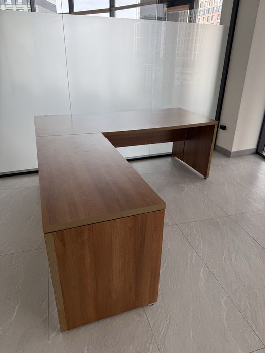 Продам стол, ресепшен