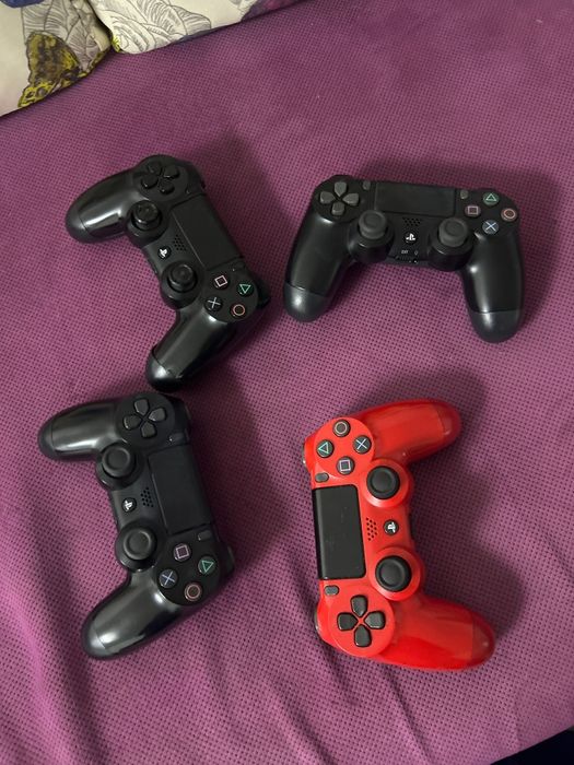 PS4  plus trei jocuri