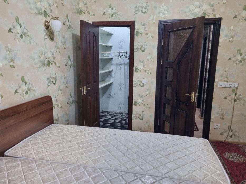 2/2/5 Экобазар (напротив) Феруза-2. Все раздельно,всё есть. Маклер