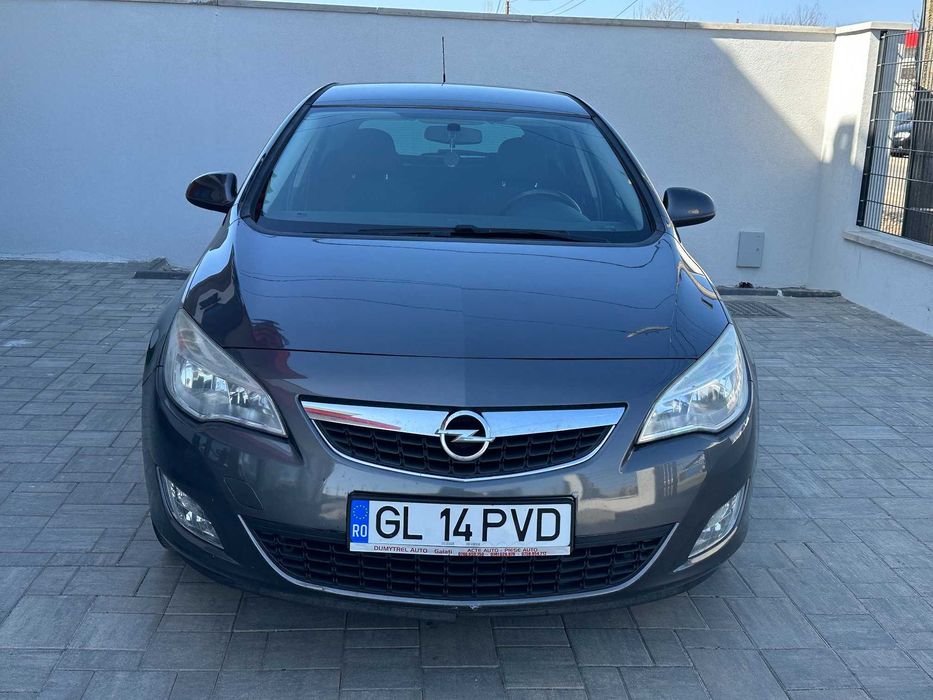 Opel Astra J 1,7 cdti 2012