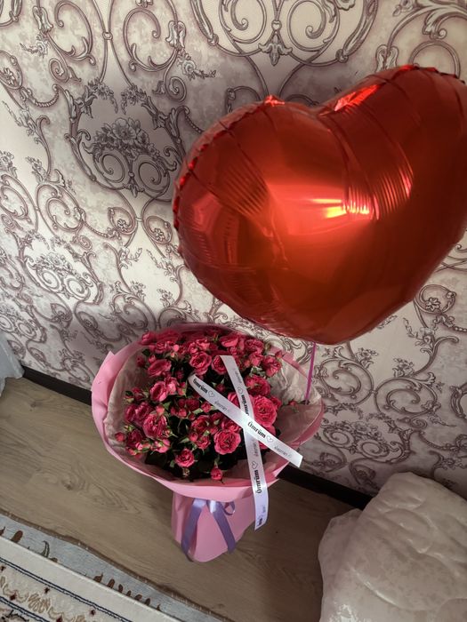 Цветы свежий с лентом омірім