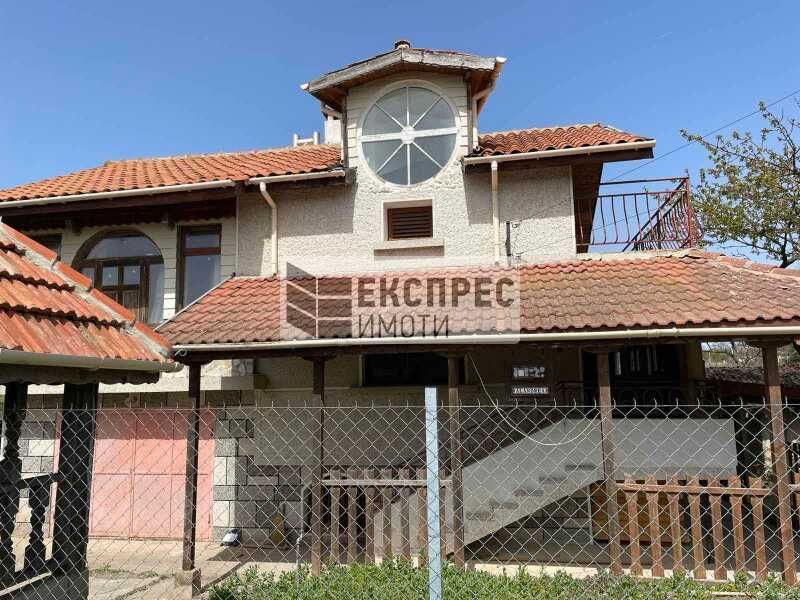 Къща в село Климентова