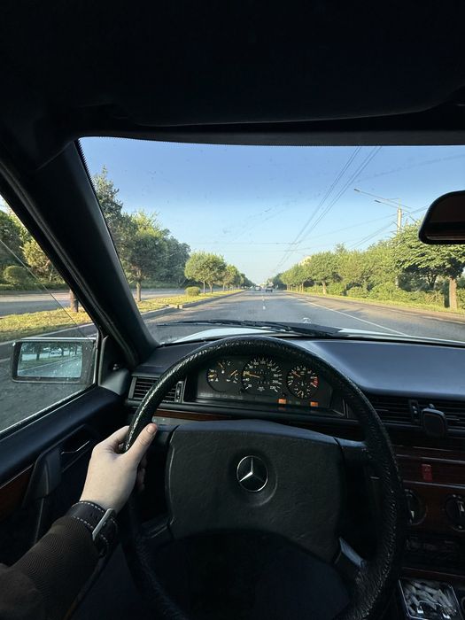 Mercedes Benz W124