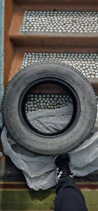 Продам зимние шины Toyo