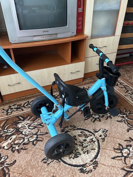 Детска триколка синя