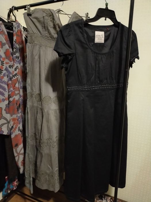 Продам женские платья