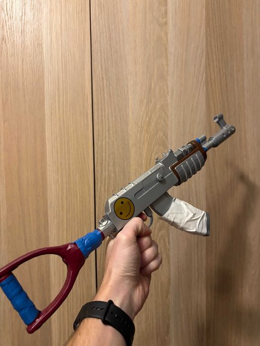 Rust Assault Rifle AK joc- arma jucarie lucrata manual pentru raiduri