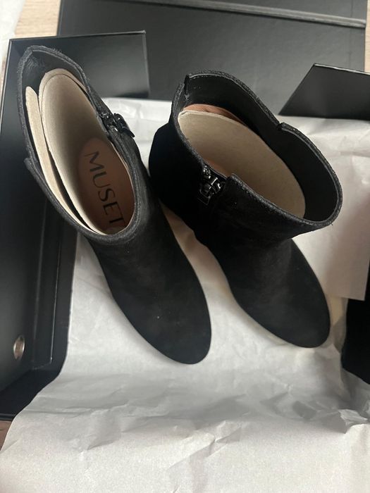 Ghete NOI Musette Velvet mărimea 37